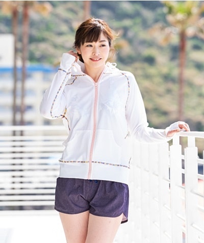 人気のラッシュガード女性用
