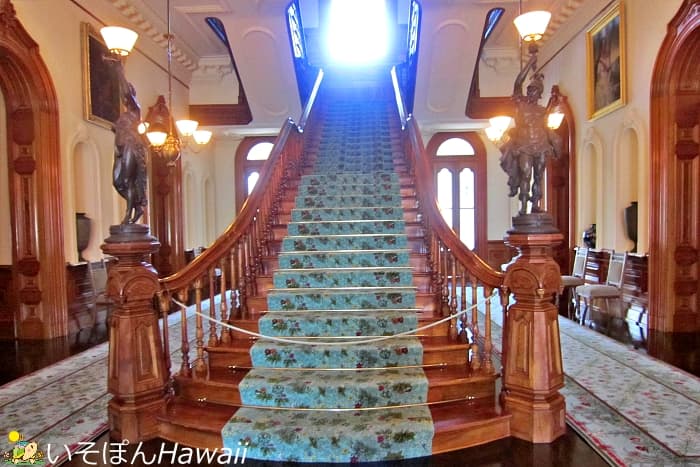 イオラニ宮殿の大階段