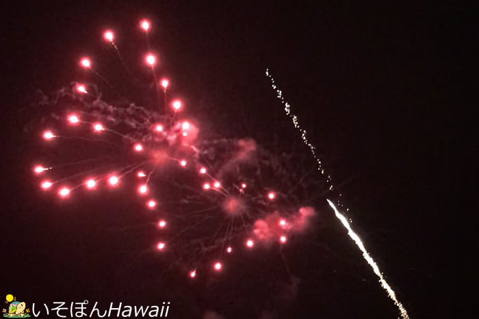 ヒルトン・ハワイアンビレッジのハートの形をした花火