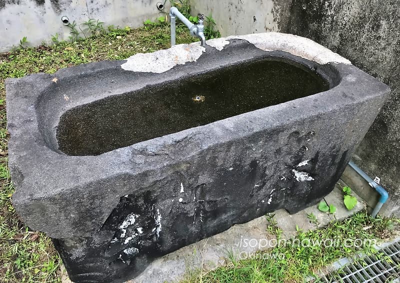 安里八幡宮の手水鉢