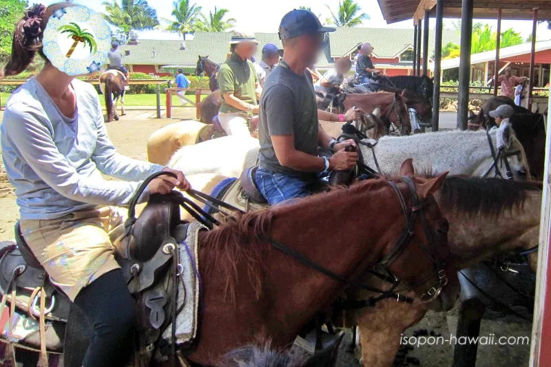 馬に乗った他の参加者たち
