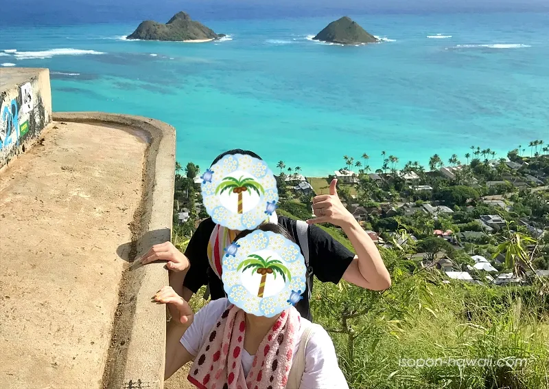 2つ目のラニカイ・ピルボックスで記念写真を撮るいそぽんとつまぽん