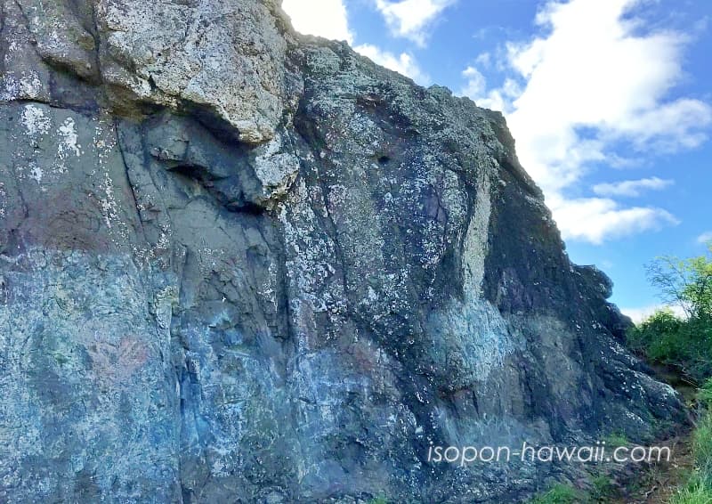 ラニカイ・ピルボックス・ハイキングの岩壁