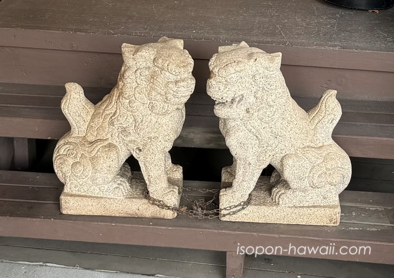 ハワイ出雲大社 2体の小さな狛犬