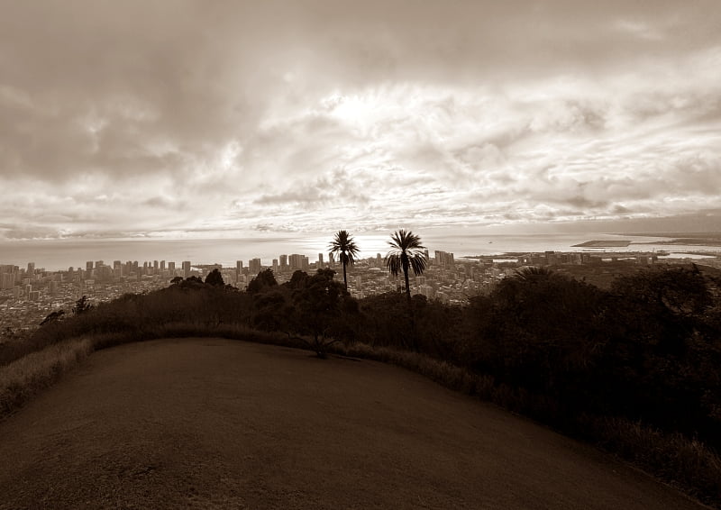 タンタラスの丘展望台 セピアな景色