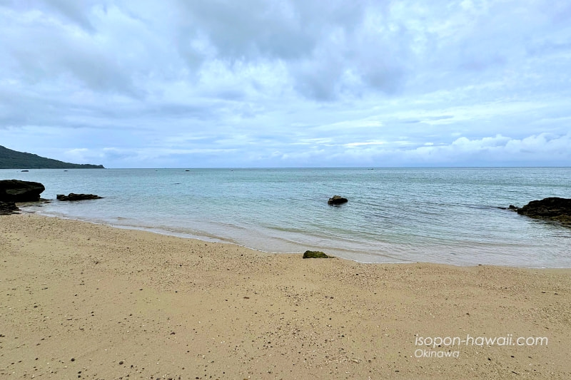 サビチ洞を左に進んだ海岸