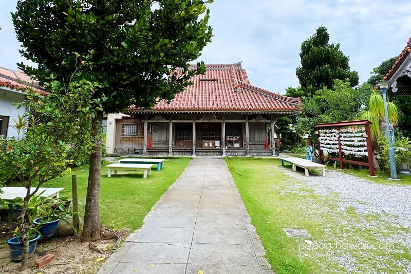 桃林寺本堂と境内