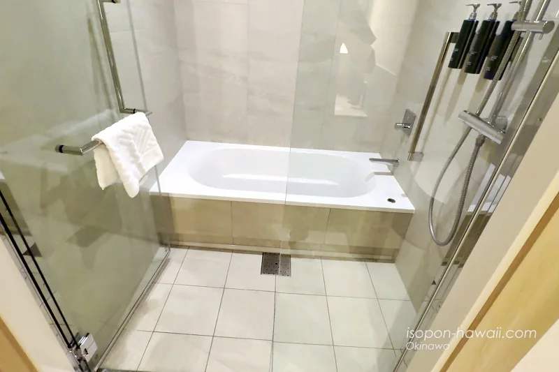 【オーシャンビュー】ヒルトン宮古島・ツインデラックスルーム バスルーム