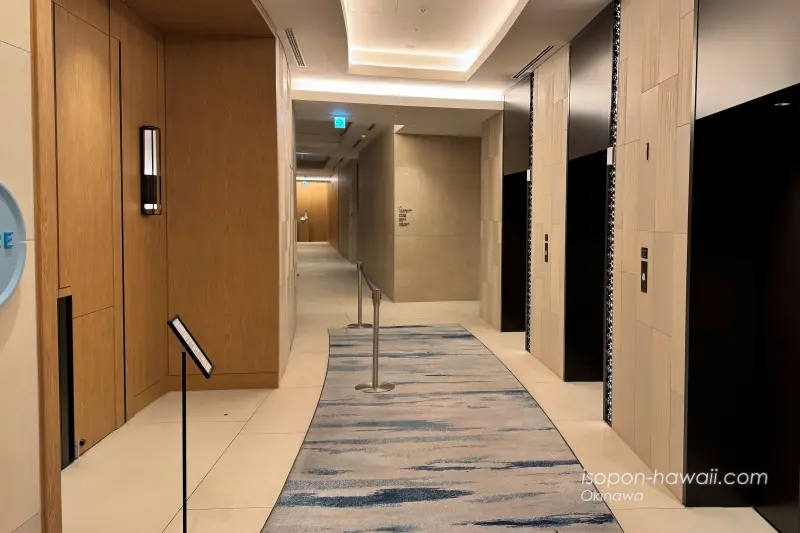 朝6時15分のアジュール前の様子 まだ誰も並んでいない