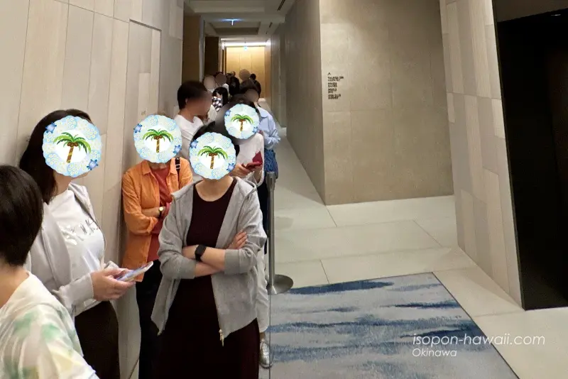 アジュール06:27の行列の様子