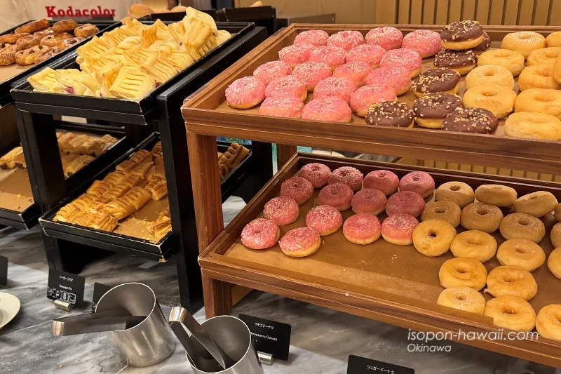 アジュールのパンとドーナツ