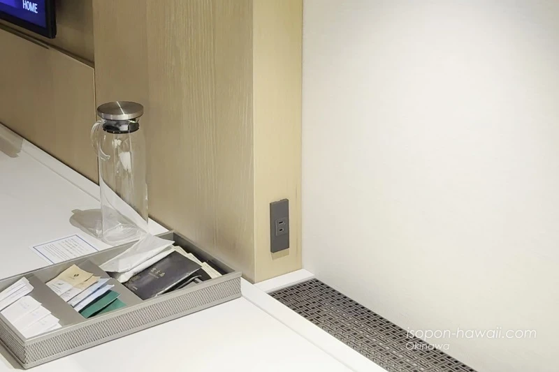 ドレッサーについているコンセント