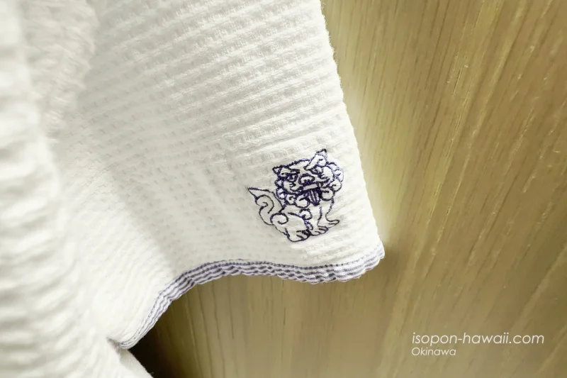 バスローブの袖口にあったシーサーの刺繍