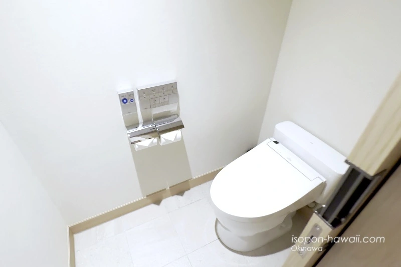 ヒルトン宮古島・ツインデラックスルーム トイレ 前方が広い