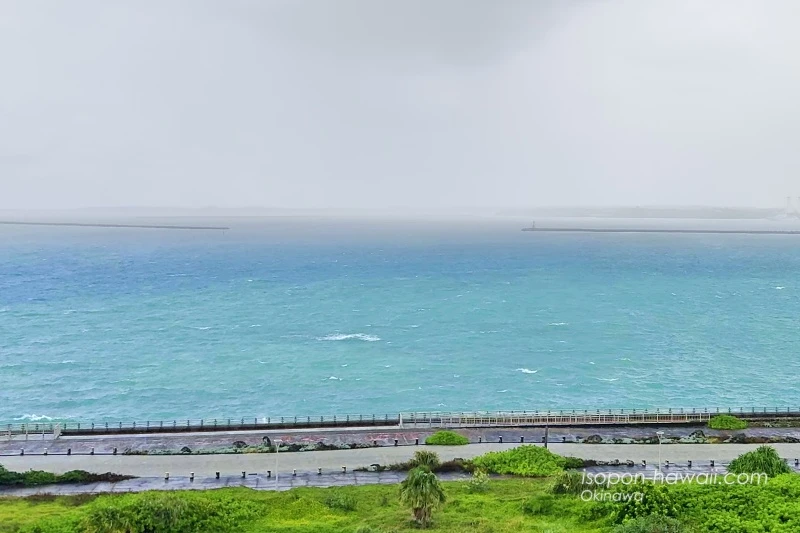 【オーシャンビュー】ヒルトン宮古島・ツインデラックスルームのバルコニー 海の景色