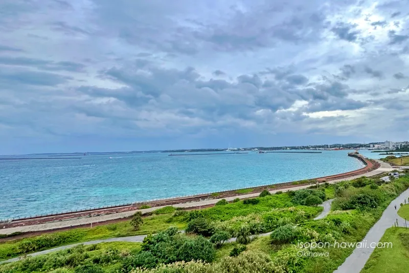 【オーシャンビュー】ヒルトン宮古島・ツインデラックスルームのバルコニー 海の景色(右)
