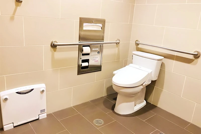 楽天カードアラモアナラウンジのトイレ