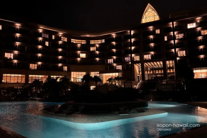 ライトアップしているヒルトン宮古島