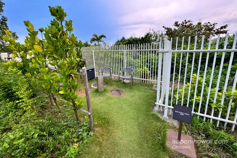 ヒルトン宮古島 プール端の喫煙所