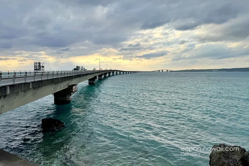 伊良部大橋宮古島口の展望スポットから見た伊良部大橋