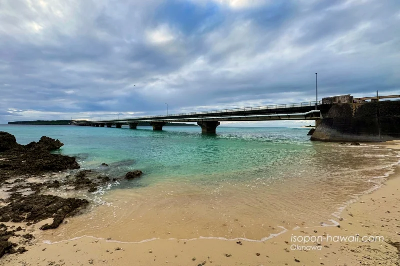 来間大橋と青い海