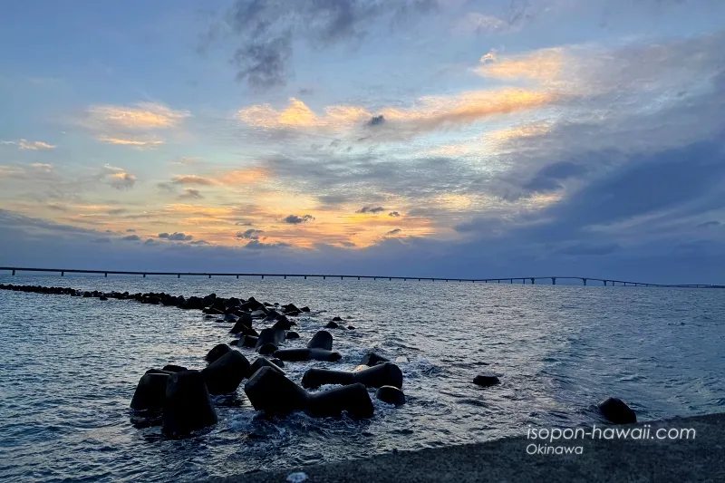 みやこサンセットビーチの北端から見るサンセット