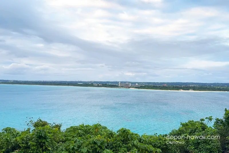 竜宮城展望台1階から見た海 ここでも十分きれいなグラデーションが見られる