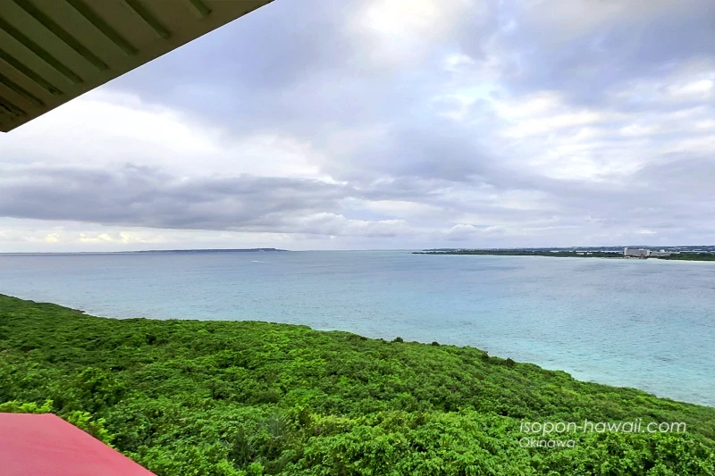 竜宮城展望台2階の景色 海と伊良部島