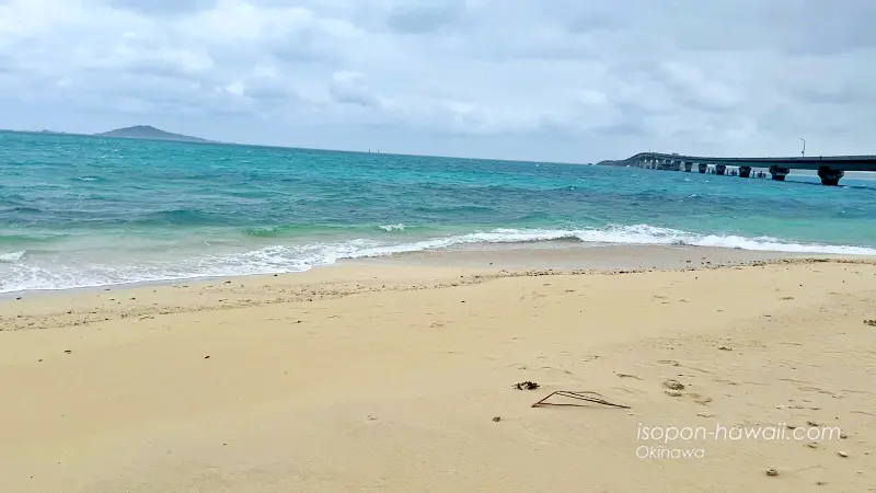 オハマビーチと池間大橋と大神島
